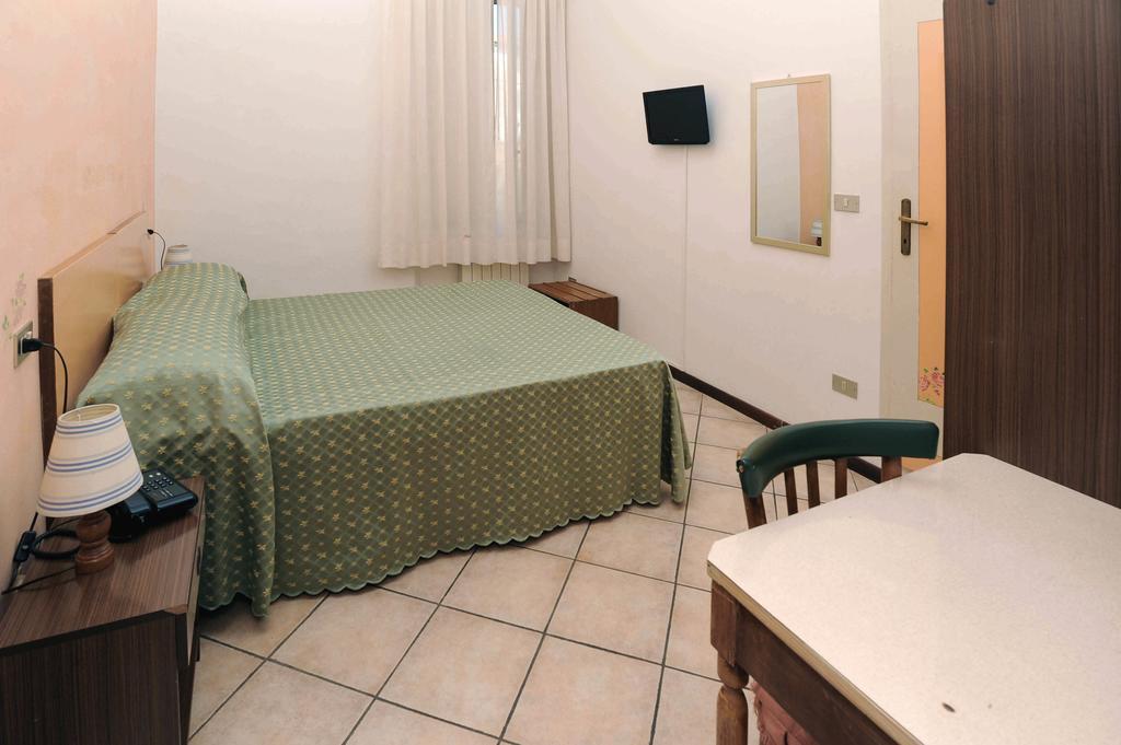Hotel Marina Montecatini Terme Zimmer foto